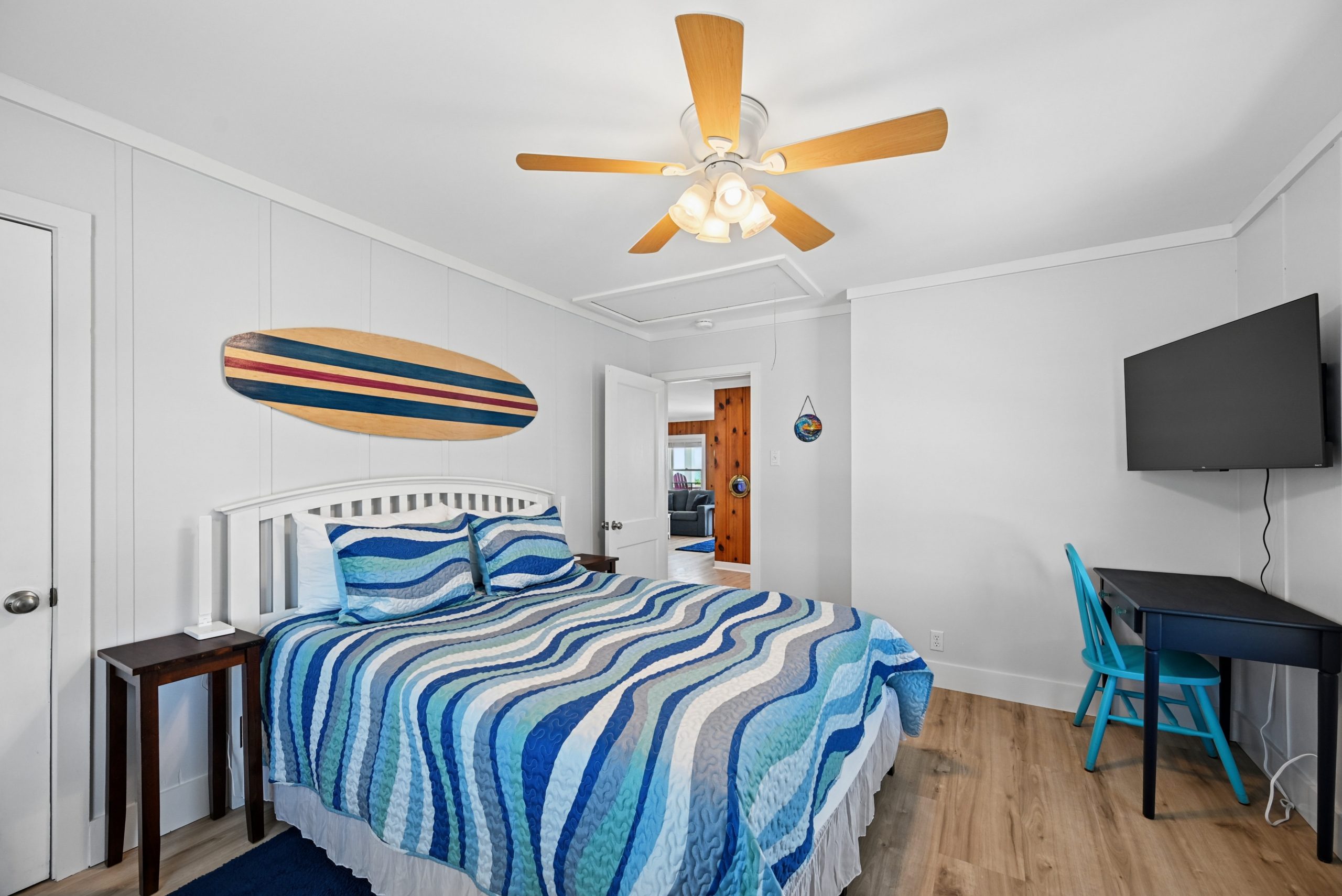 Spacious queen bedroom on main floor