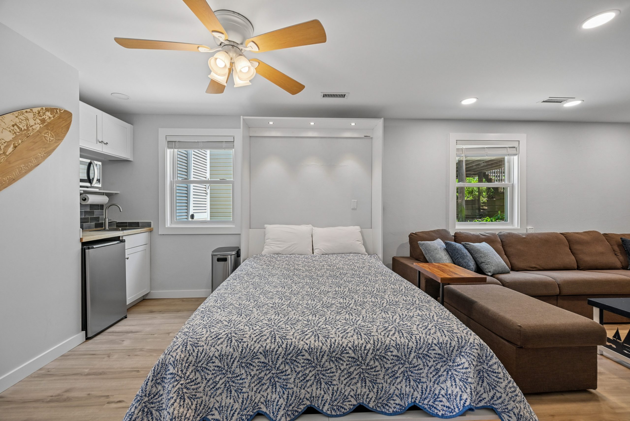 Queen size Murphy bed when you need it