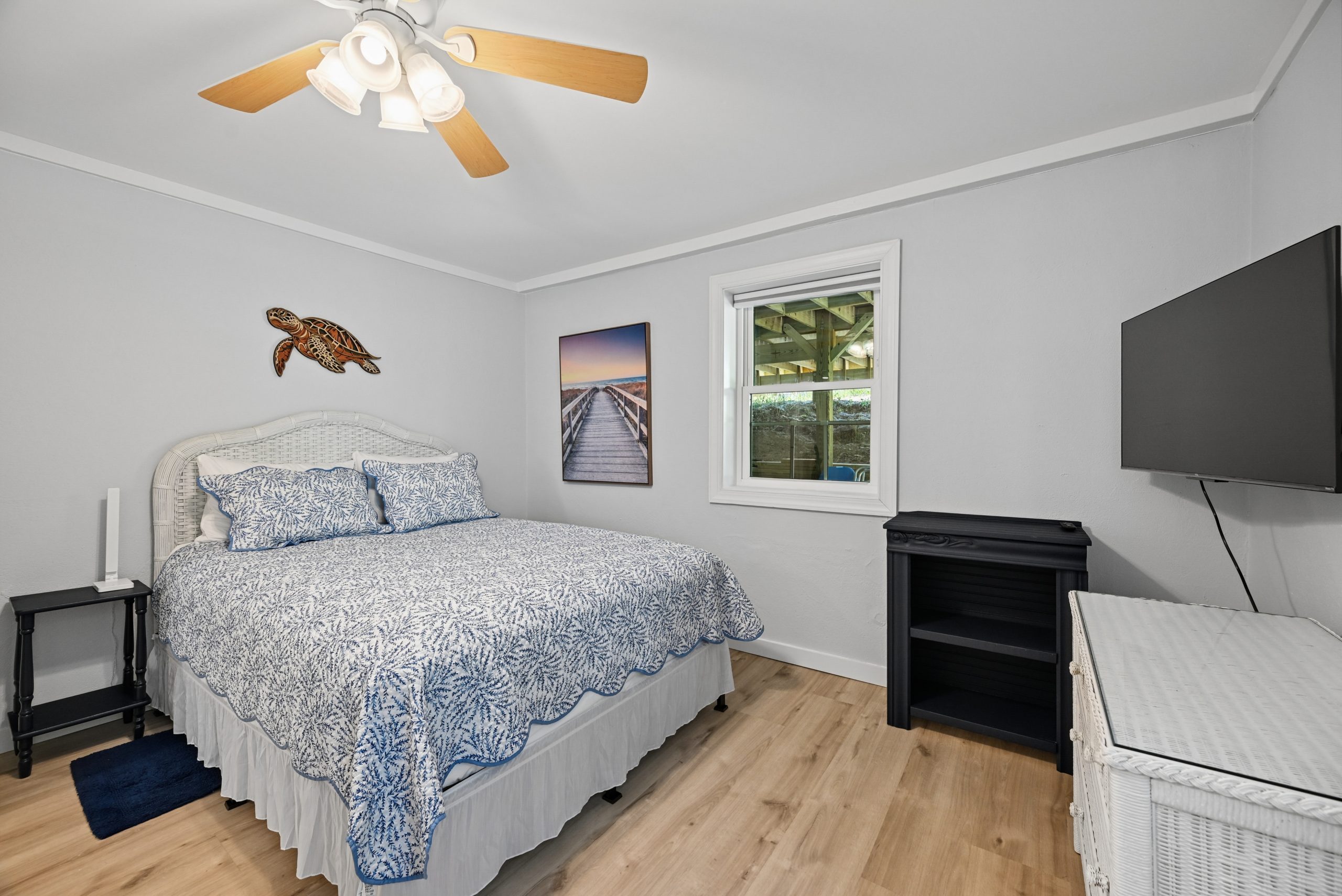 Ground Floor Queen Bedroom Suite
