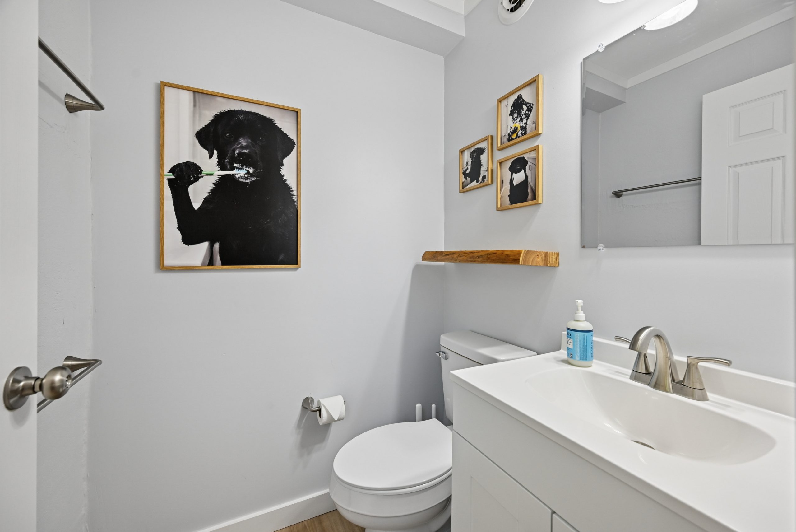 Queen bedroom suite on ground floor includes private half bathroom